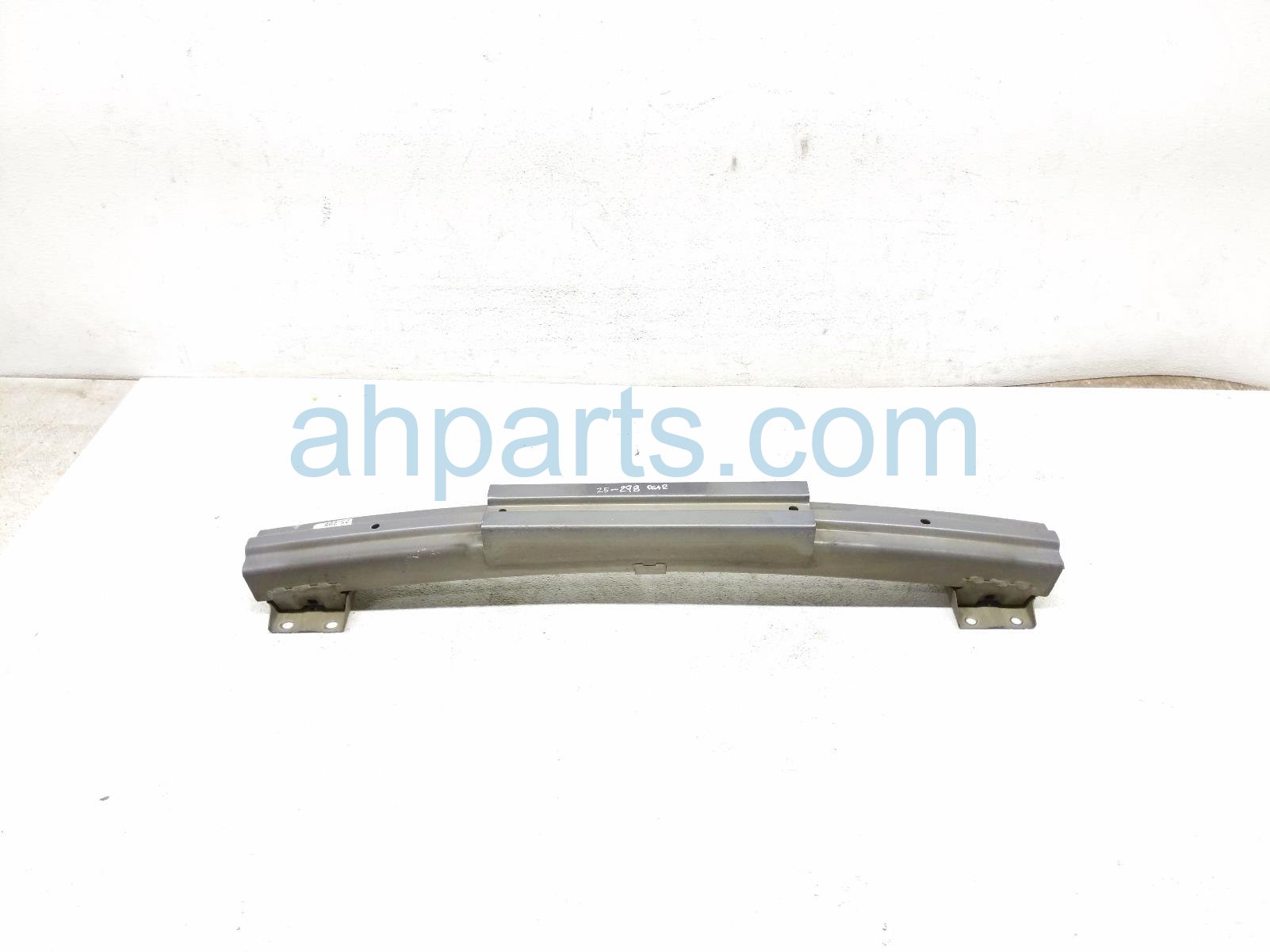Honda REAR BUMPER REINFORCEMENT BAR
