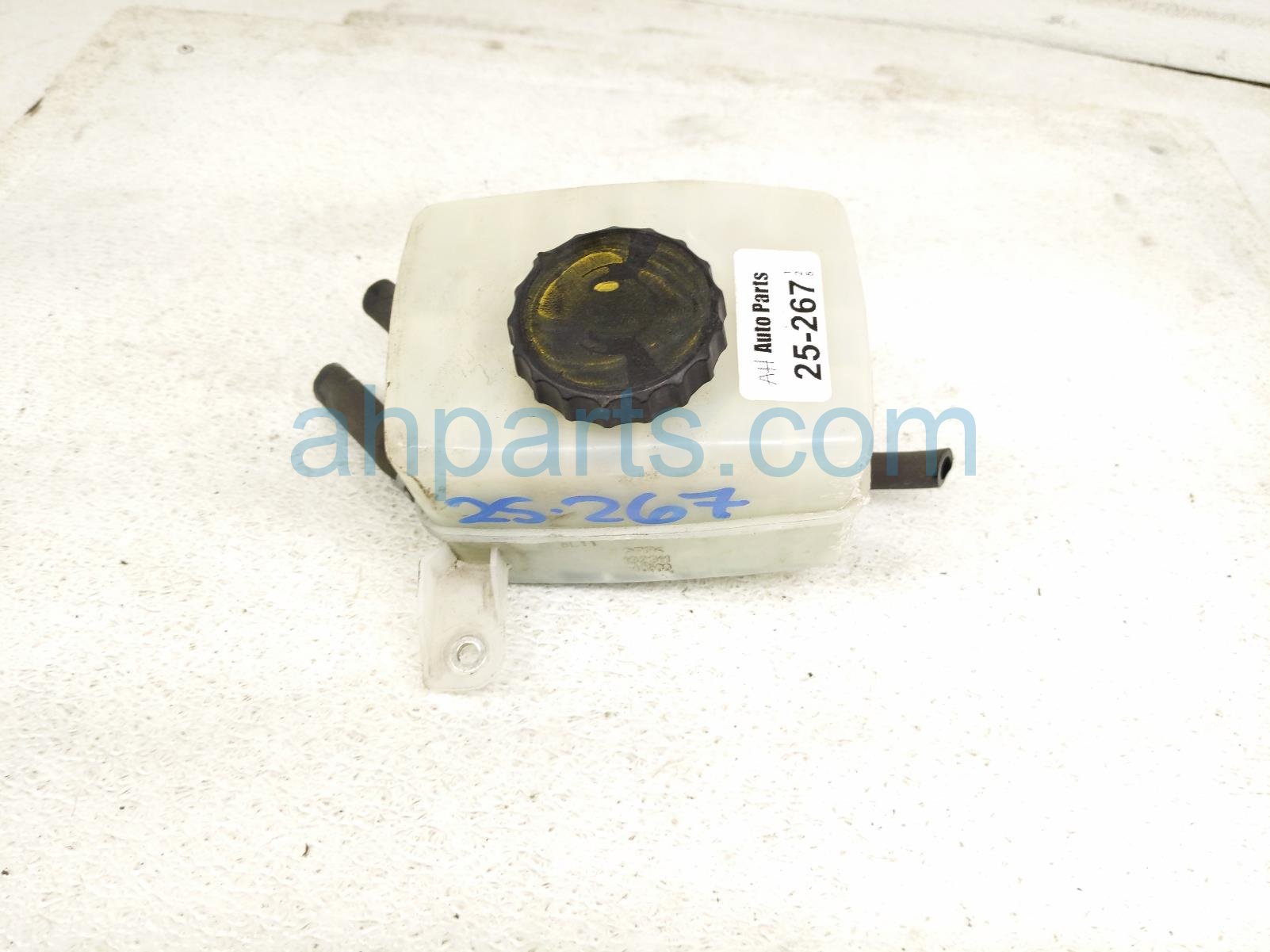$35 Lexus BRAKE MASTER RESERVOIR TANK $35 Lexus BRAKE MASTER RESERVOIR TANK