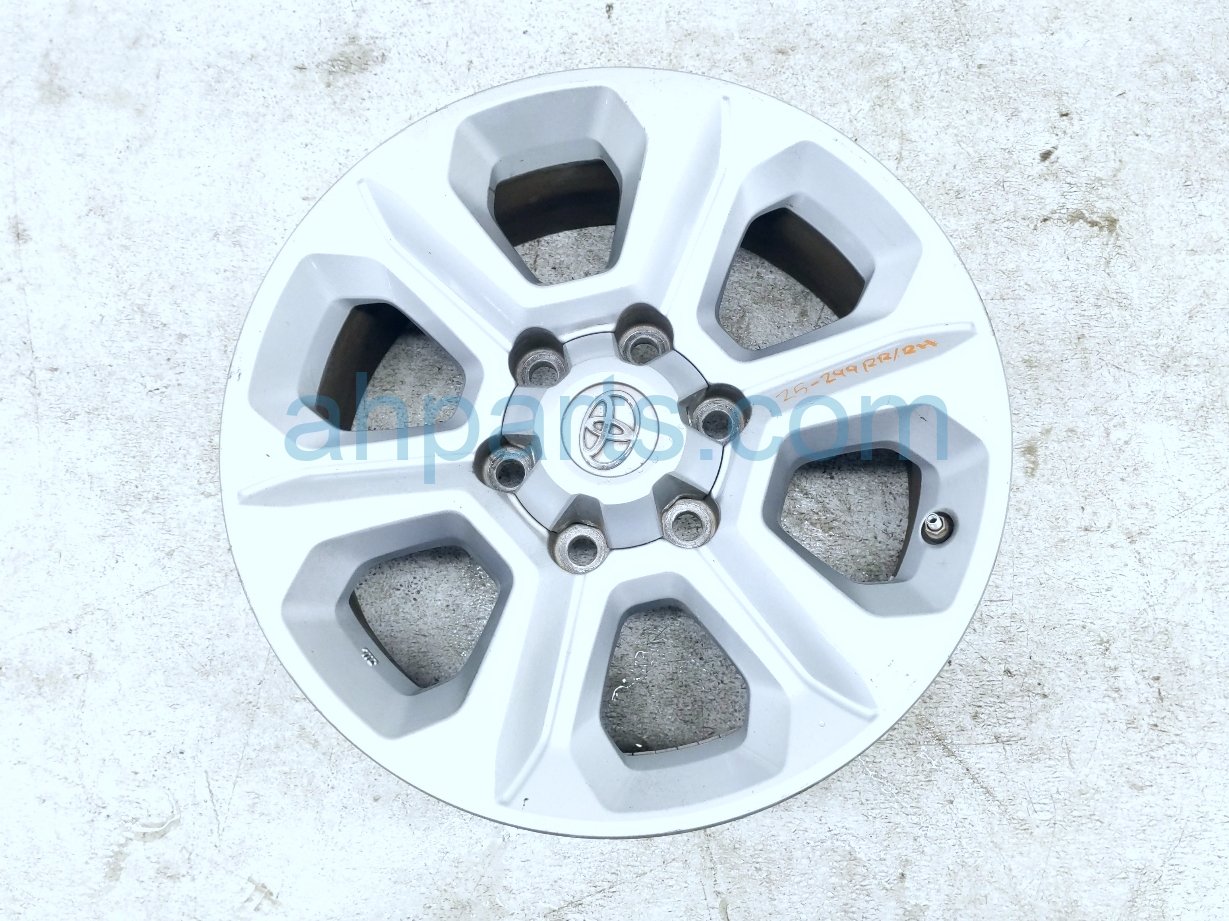 $125 Toyota RR/RH WHEEL / RIM -