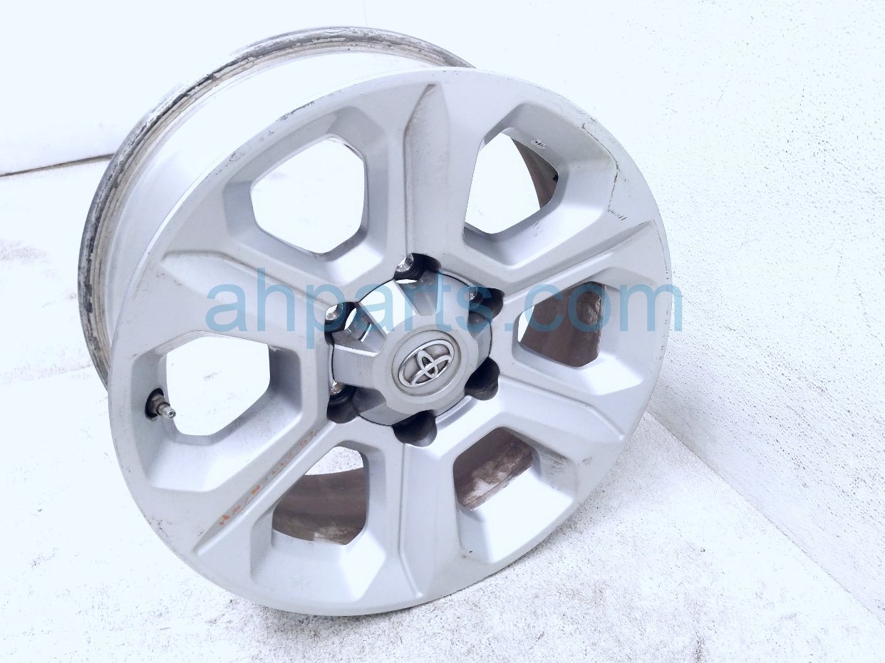 $125 Toyota FR/RH WHEEL / RIM -
