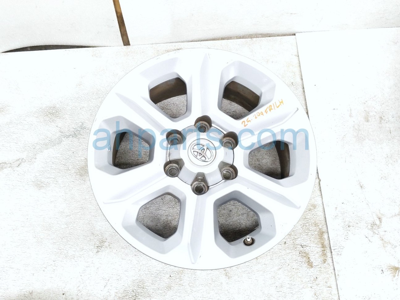 $125 Toyota FR/LH WHEEL / RIM