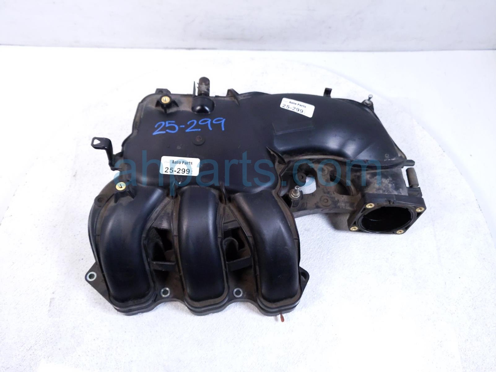 Toyota UPPER INTAKE MANIFOLD -