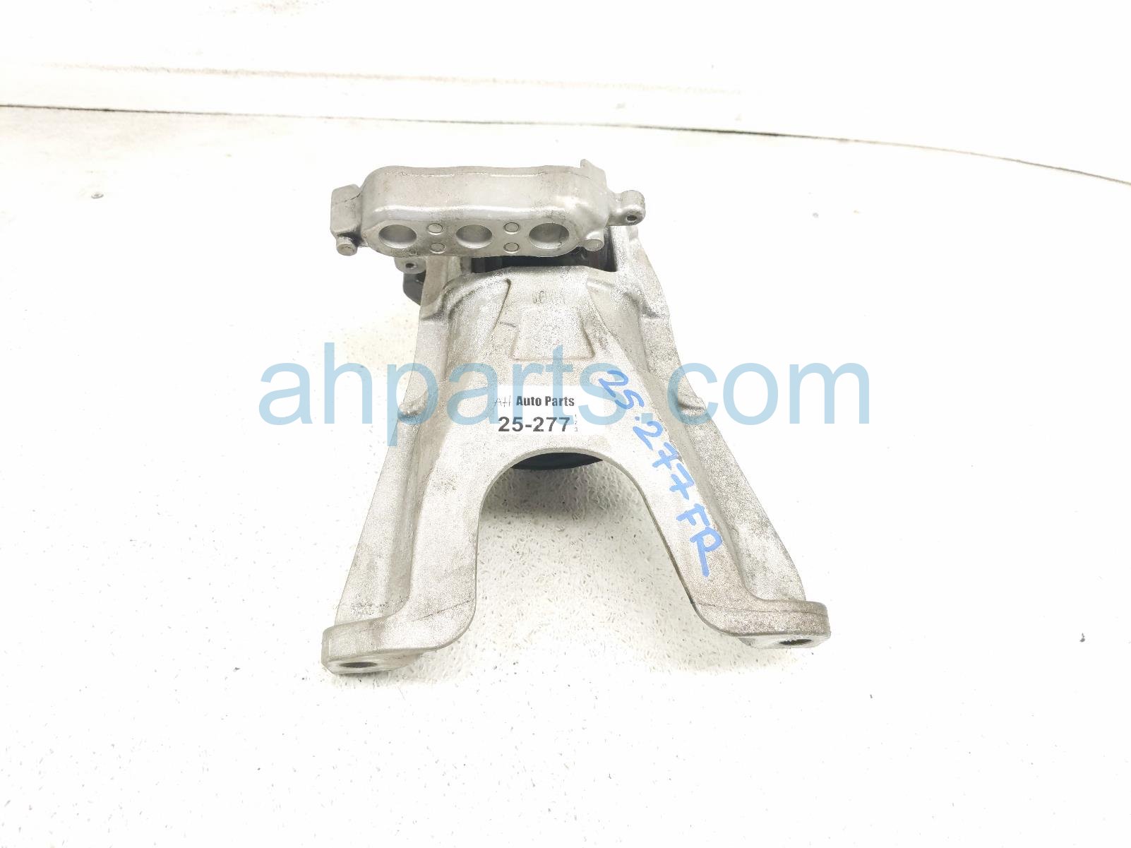 $115 Honda RH SIDE ENGINE MOUNT - 1.5L $115 Honda RH SIDE ENGINE MOUNT - 1.5L
