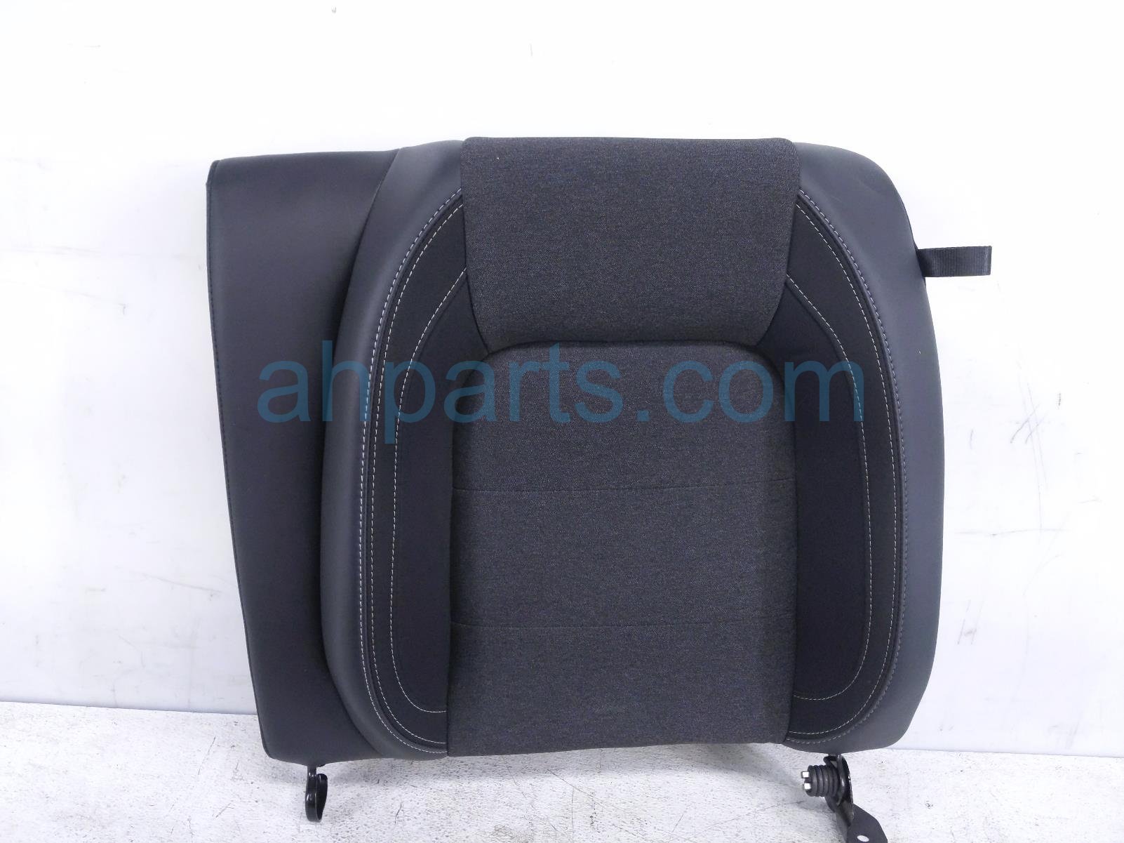 Ford RR/LH UPPER SEAT CUSHION - BLACK CPE Ford RR/LH UPPER SEAT CUSHION - BLACK CPE