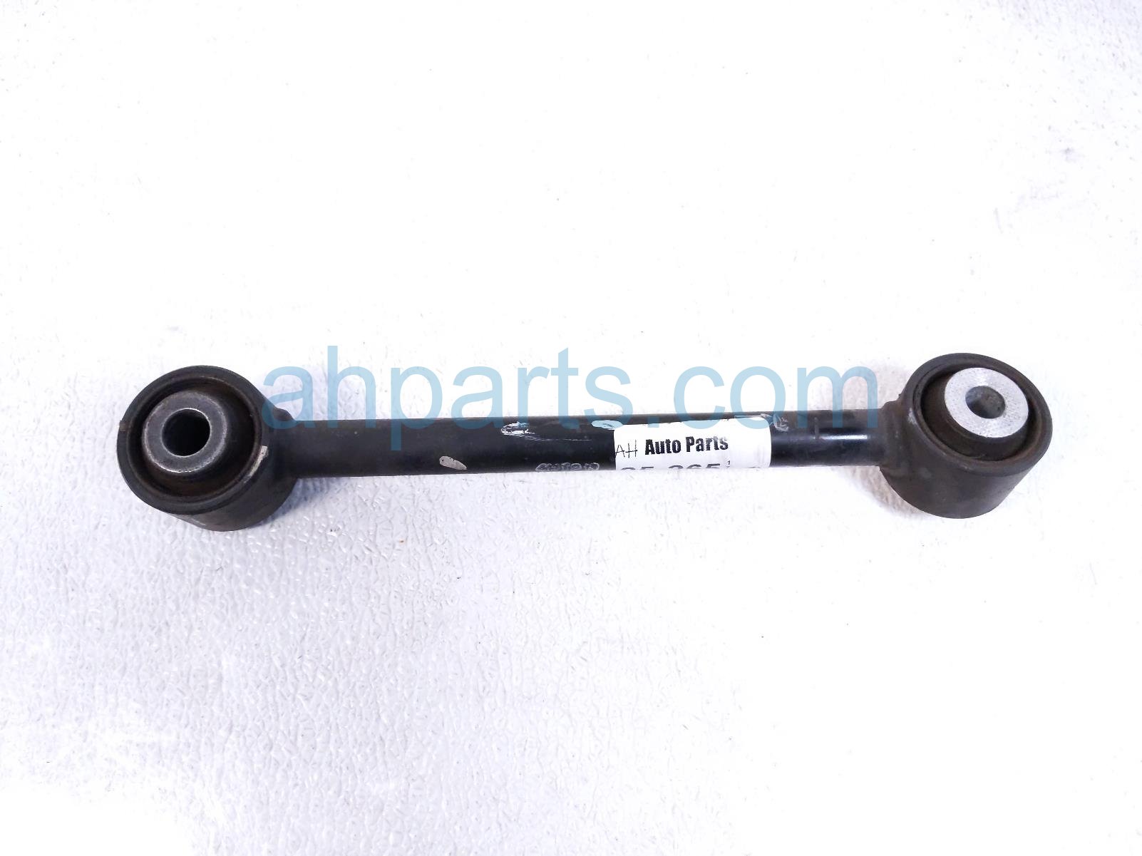 $19 Honda RR/LH CENTER LOWER CONTROL ARM $19 Honda RR/LH CENTER LOWER CONTROL ARM