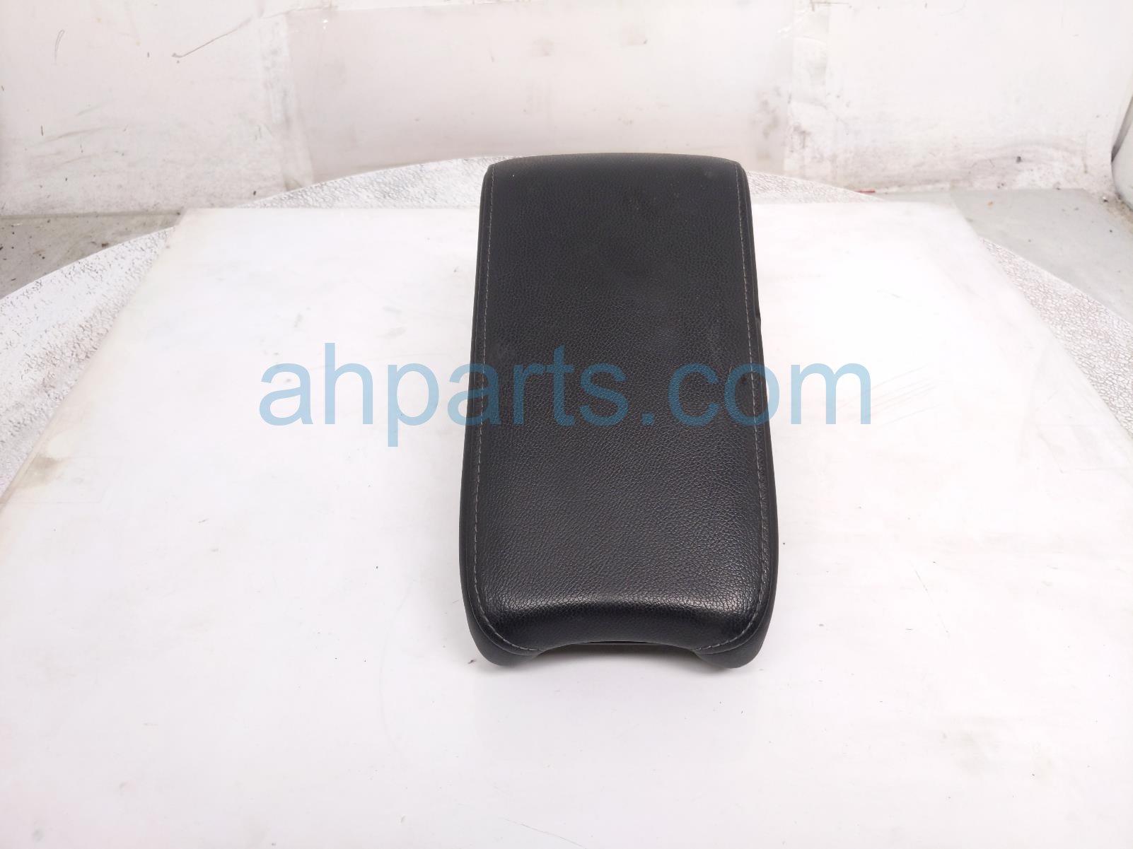 $125 Honda CENTER CONSOLE ARMREST LID - BLACK $125 Honda CENTER CONSOLE ARMREST LID - BLACK