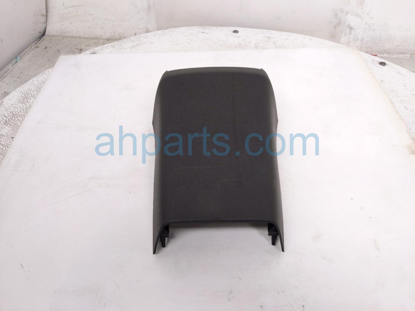 Honda REAR CONSOLE COVER TRIM - BLK Honda REAR CONSOLE COVER TRIM - BLK