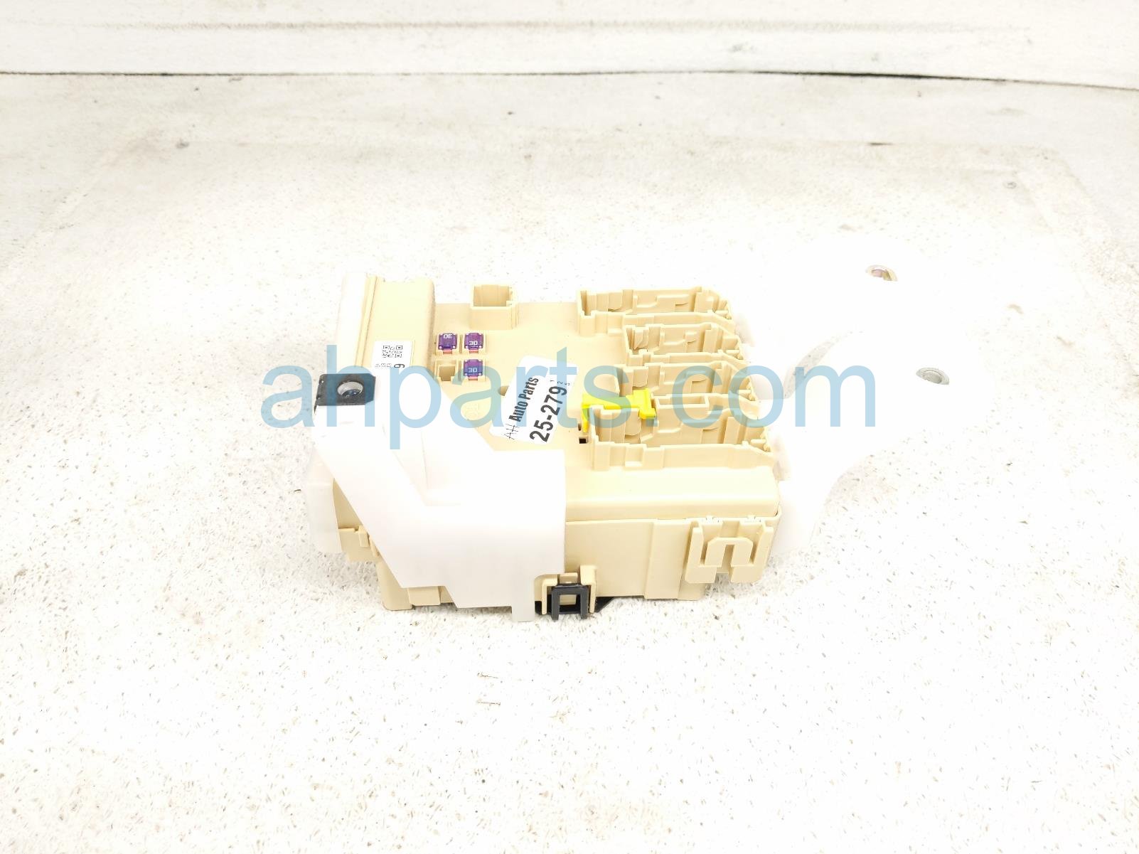 $149 Lexus JUNCTION BLOCK / BCM - 2.0L AWD $149 Lexus JUNCTION BLOCK / BCM - 2.0L AWD