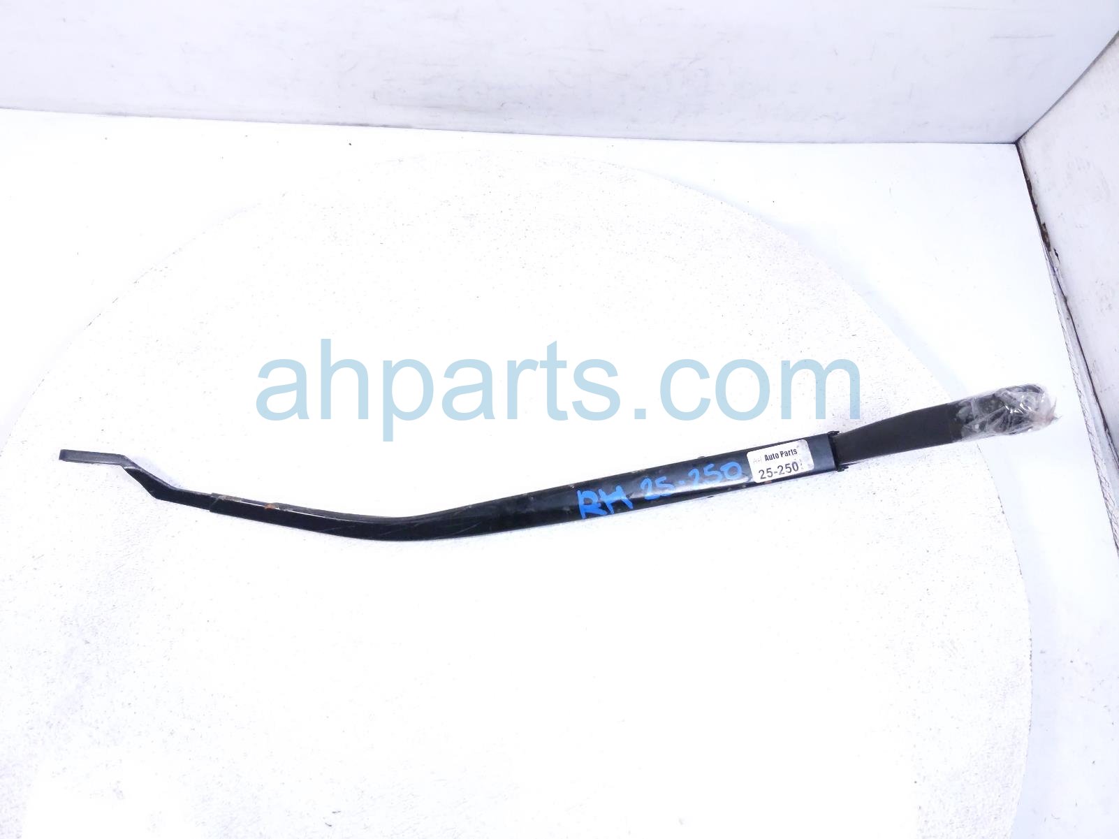 $40 Toyota RH WINDSHIELD WIPER ARM $40 Toyota RH WINDSHIELD WIPER ARM