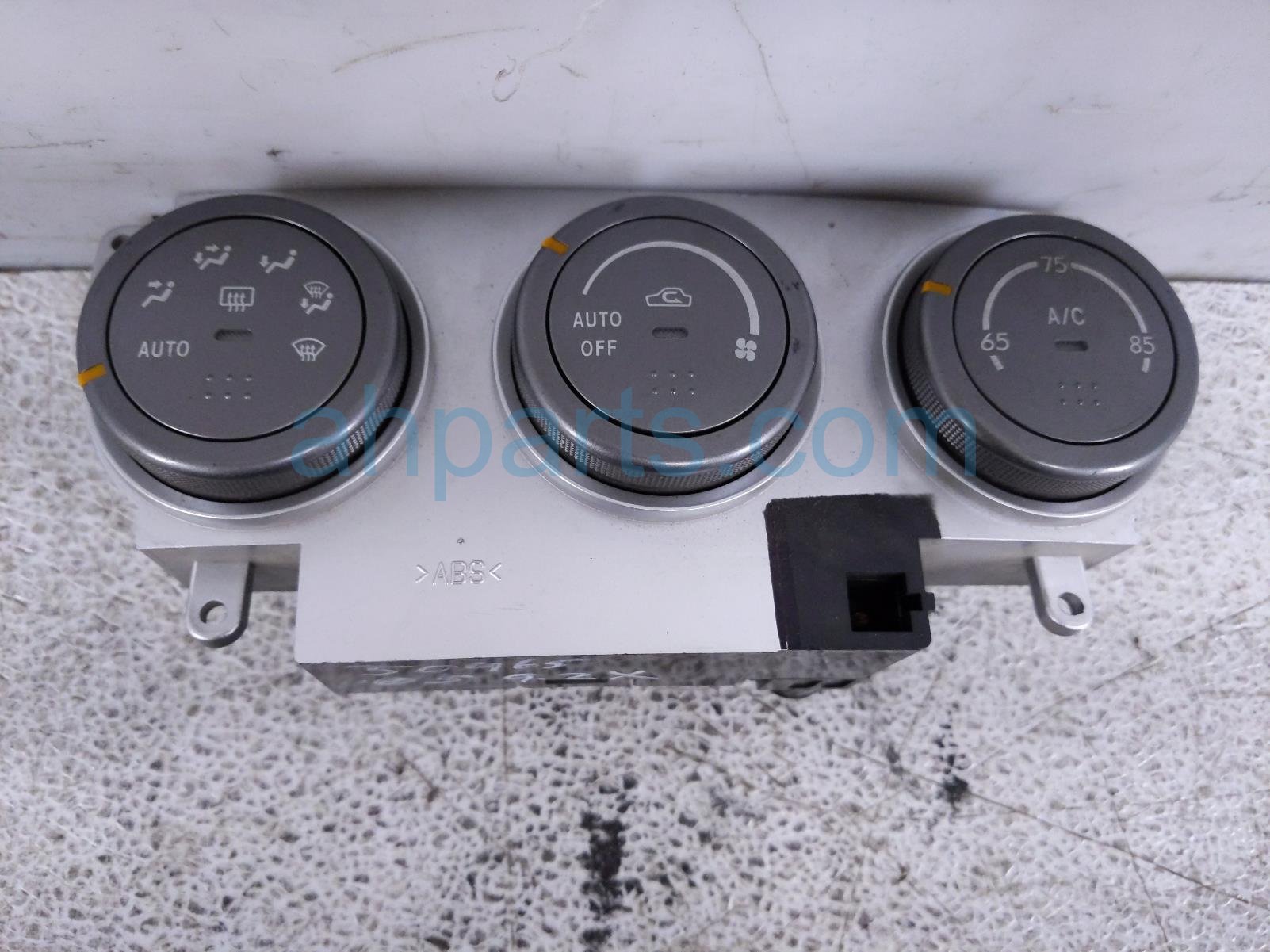 $65 Saab HEATER / AC CONTROL (ON DASH)