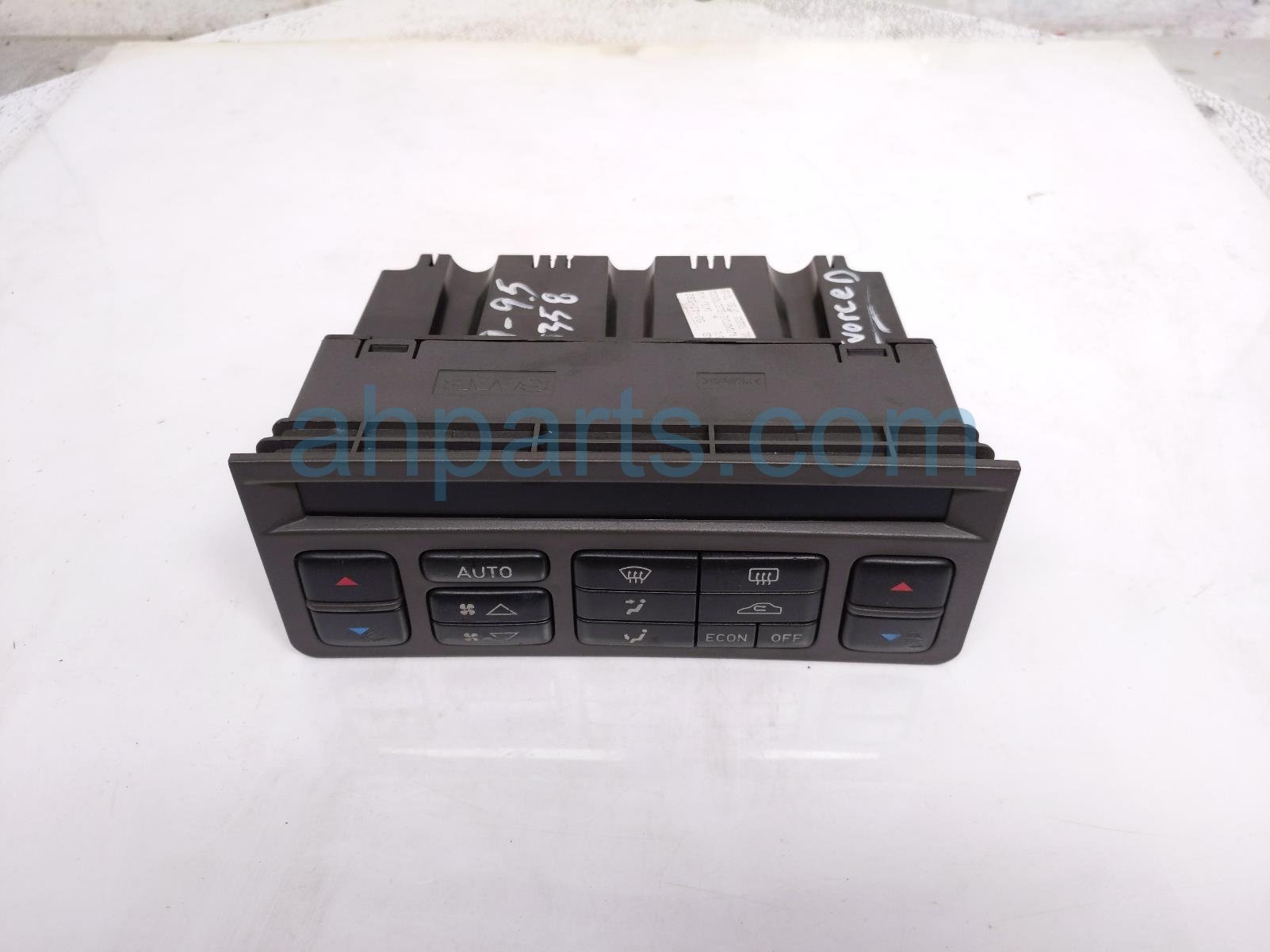 $75 Saab A/C CLIMATE CONTROL- AUTO - ON DASH