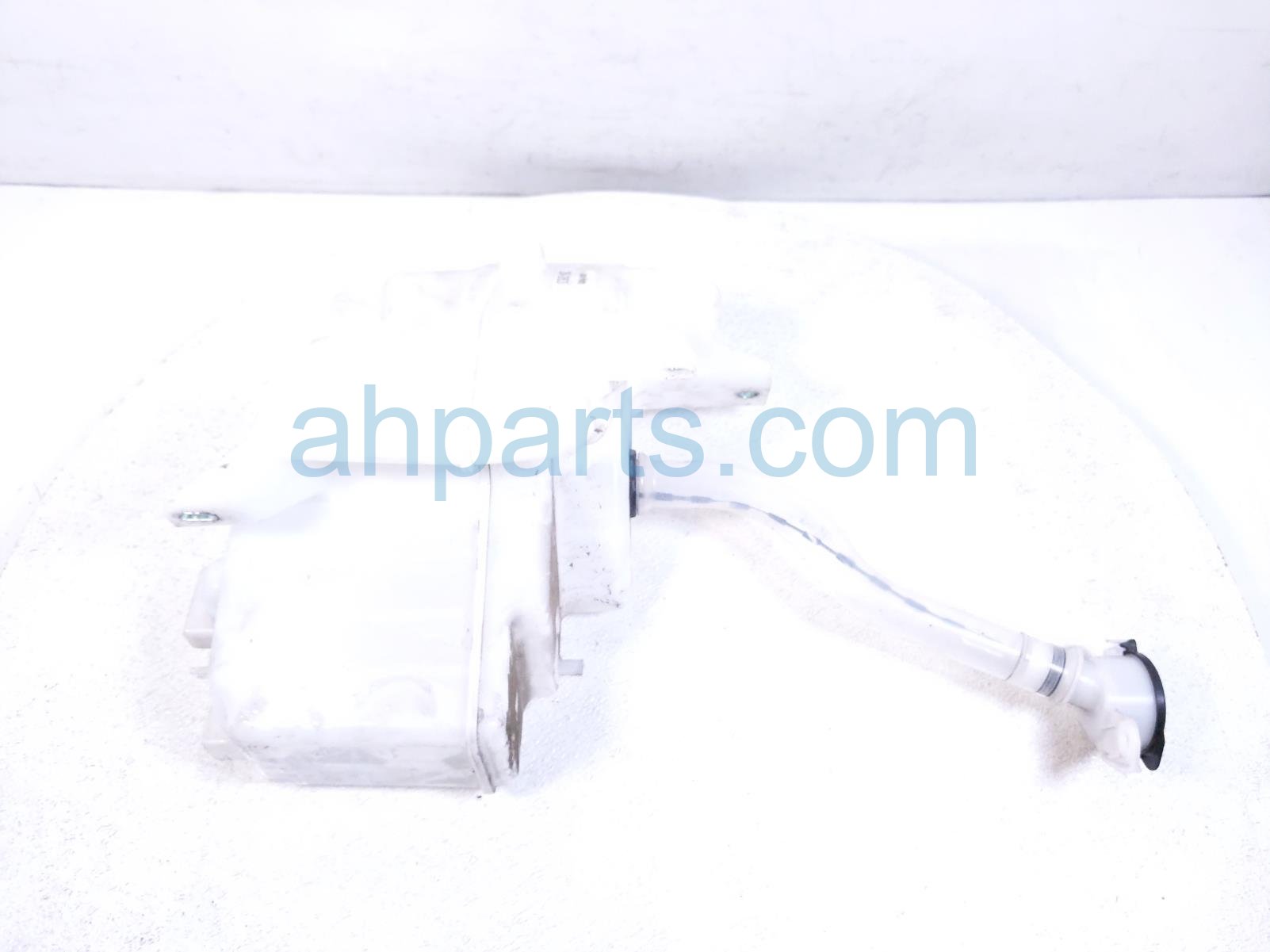 $125 Toyota WINDSHIELD WASHER RESERVOIR W/PUMP $125 Toyota WINDSHIELD WASHER RESERVOIR W/PUMP