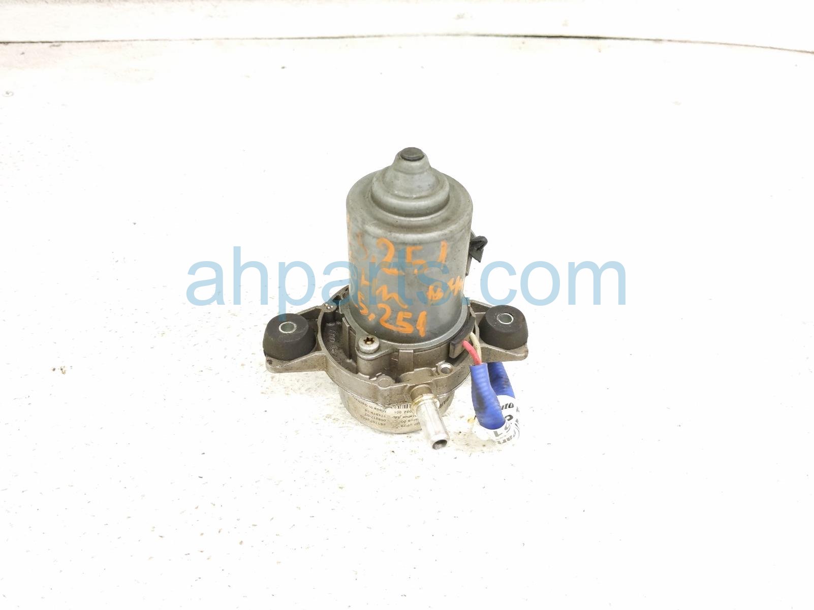 $70 Subaru VACUUM PUMP ASSY - 2.0L $70 Subaru VACUUM PUMP ASSY - 2.0L