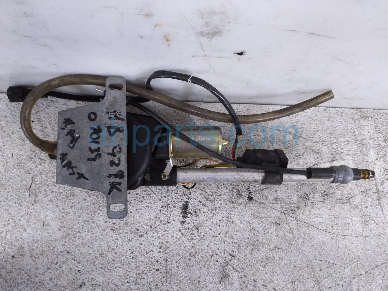 $95 Saab POWER ANTENNA ASSY - BLACK $95 Saab POWER ANTENNA ASSY - BLACK