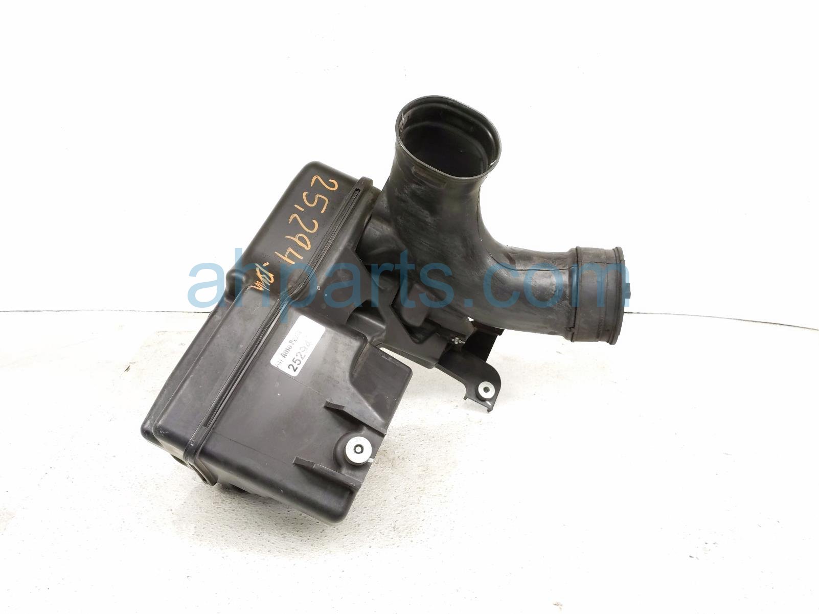 Honda AIR INTAKE RESONATOR - 2.4L Honda AIR INTAKE RESONATOR - 2.4L