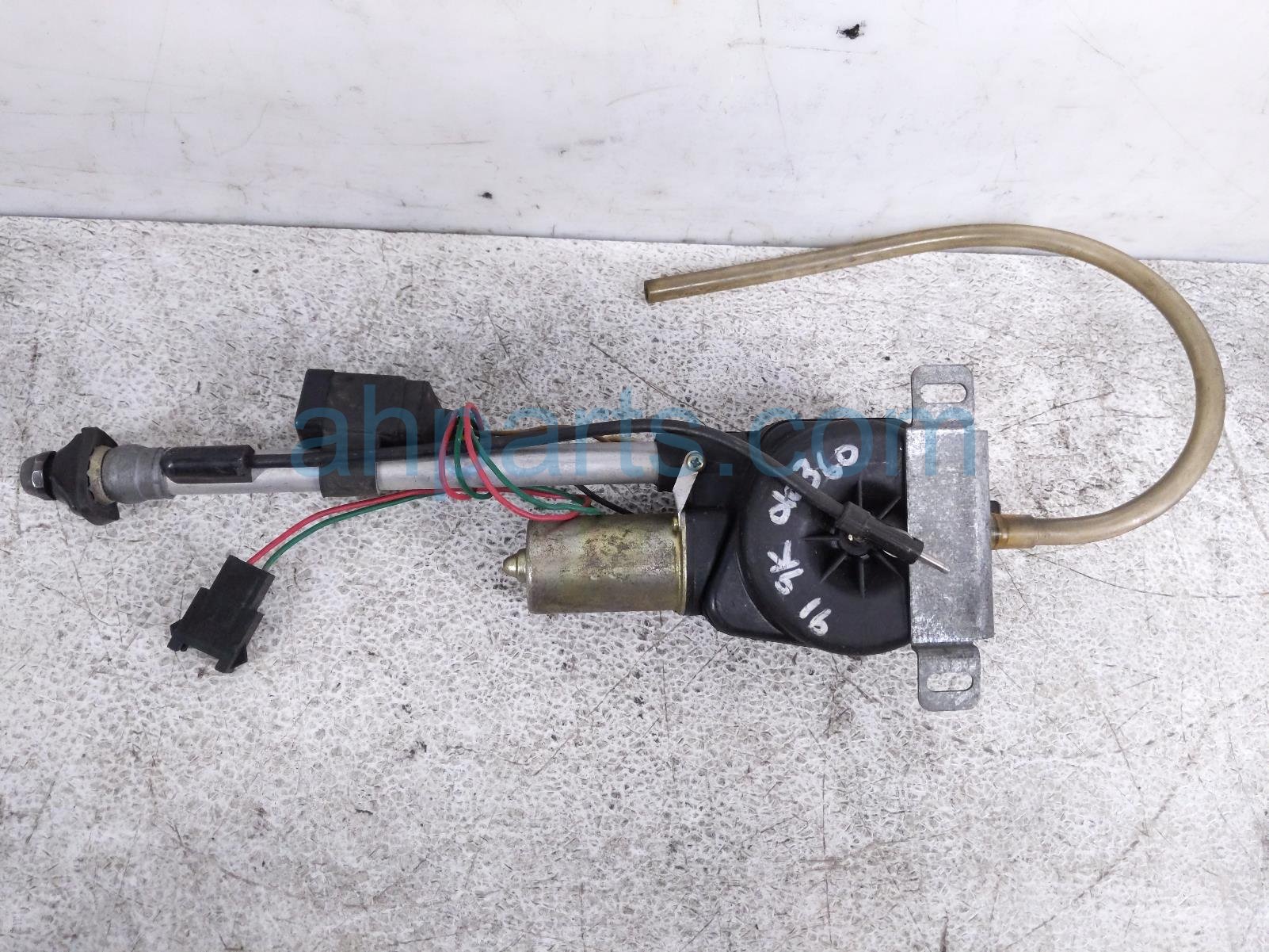 $95 Saab POWER ANTENNA ASSY - GRAY $95 Saab POWER ANTENNA ASSY - GRAY