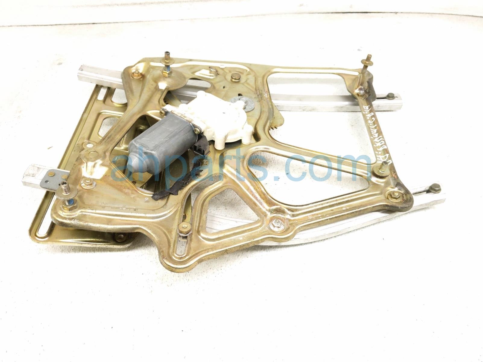 $75 Saab RH QUARTER WINDOW REGULATOR W/MOTOR