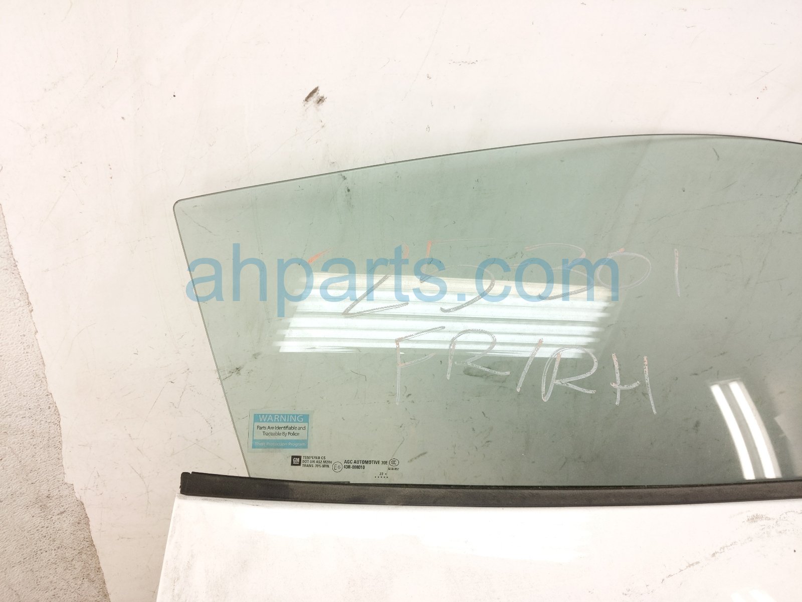 2024 Chevy Corvette Front Passenger Door White No Mirror/trim 85093409 Replacement 2024 Chevy Corvette Front Passenger Door White No Mirror/trim 85093409 Replacement thumbnail