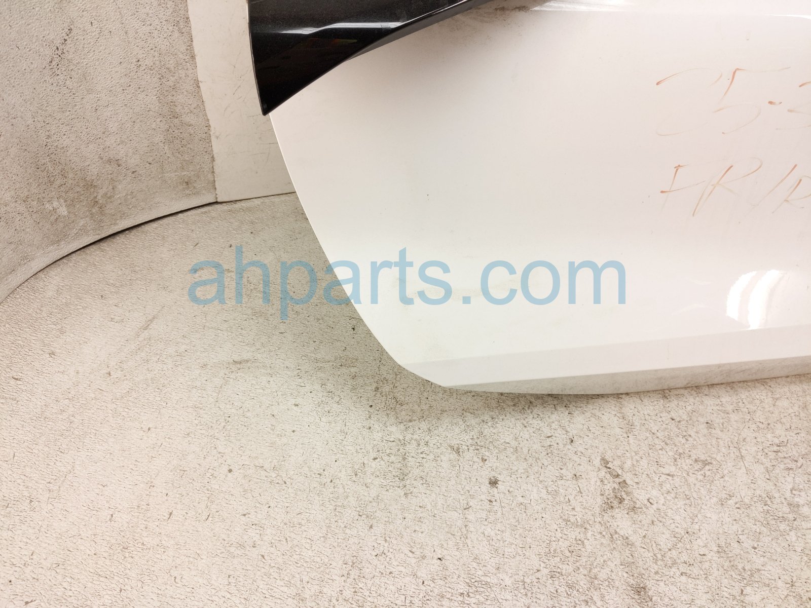 2024 Chevy Corvette Front Passenger Door White No Mirror/trim 85093409 Replacement 2024 Chevy Corvette Front Passenger Door White No Mirror/trim 85093409 Replacement thumbnail