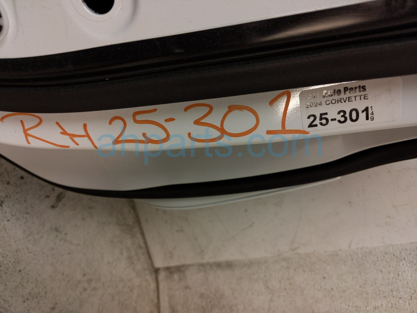 2024 Chevy Corvette Front Passenger Door White No Mirror/trim 85093409 Replacement 2024 Chevy Corvette Front Passenger Door White No Mirror/trim 85093409 Replacement thumbnail