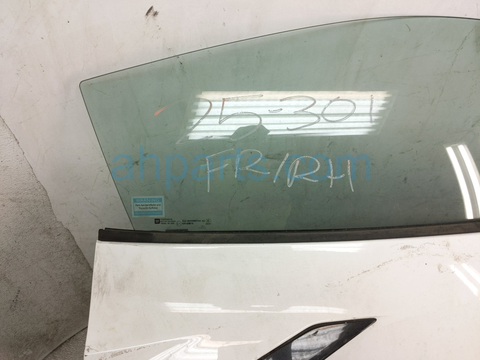 2024 Chevy Corvette Front Passenger Door White No Mirror/trim 85093409 Replacement 2024 Chevy Corvette Front Passenger Door White No Mirror/trim 85093409 Replacement thumbnail