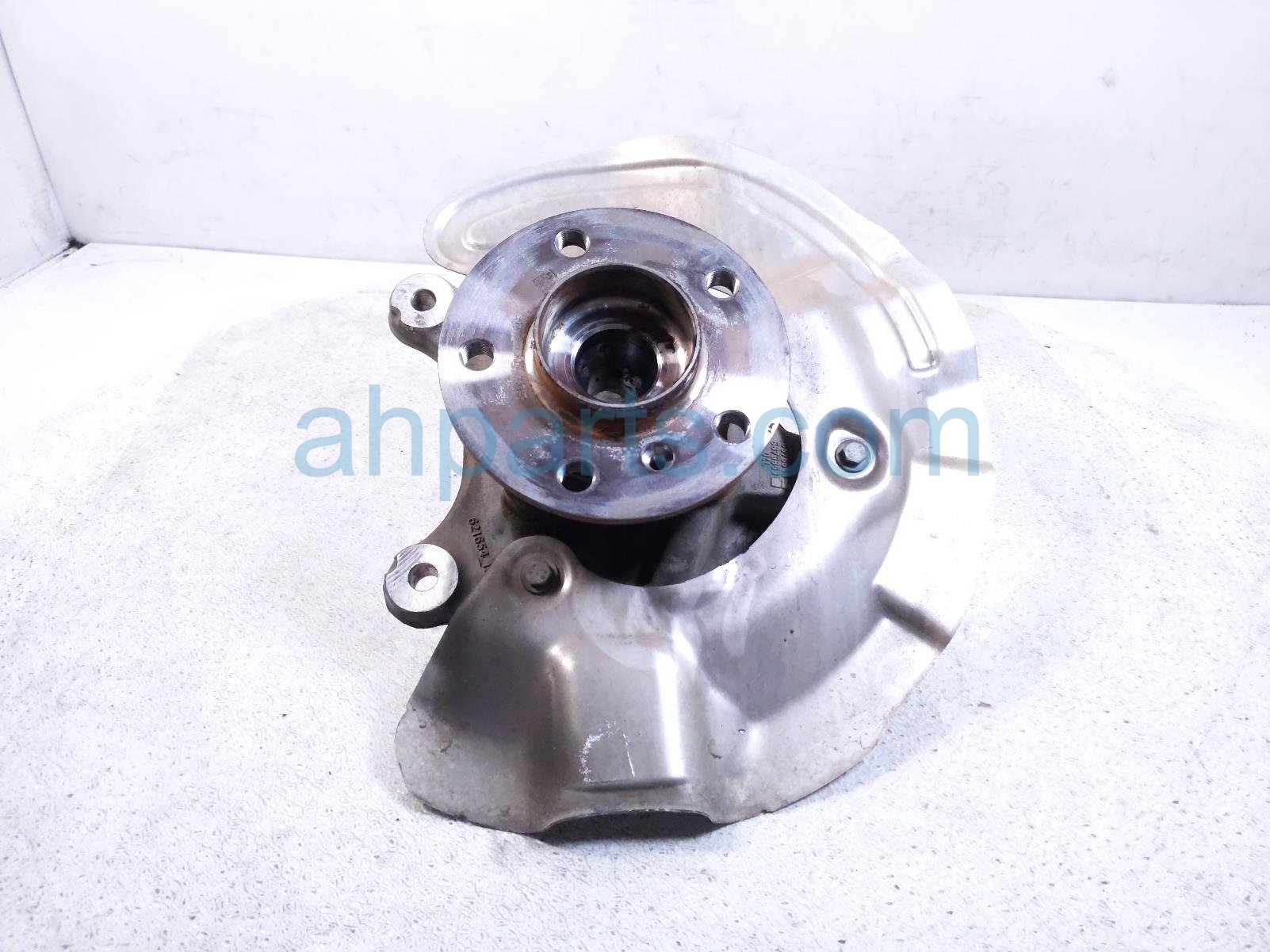 $125 BMW FR/LH SPINDLE KNUCKLE HUB