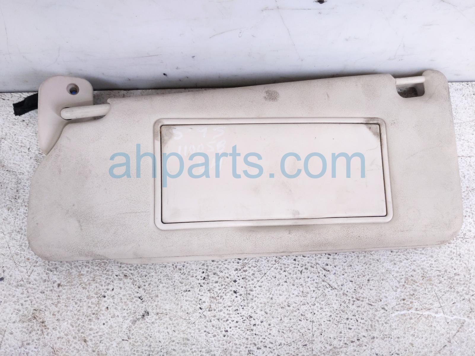 $39 Saab LH SUN VISOR W/ILLUM MIRROR - BLACK