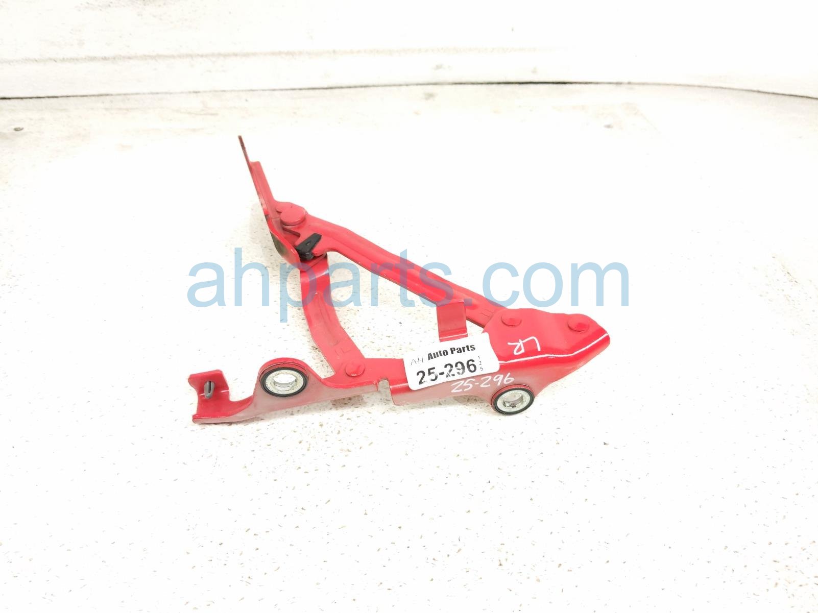 Toyota LH TRUNK HINGE + LIFT CYLINDER - RED Toyota LH TRUNK HINGE + LIFT CYLINDER - RED