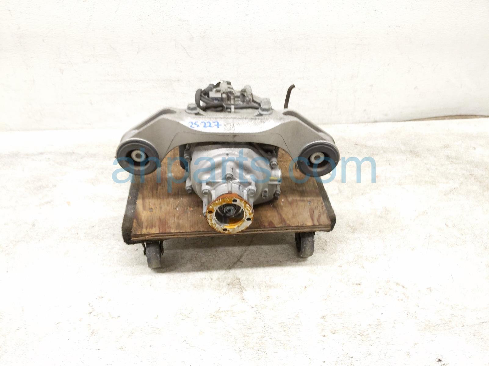 $300 Honda REAR DIFFERENTIAL W/MOUNT - 121K $300 Honda REAR DIFFERENTIAL W/MOUNT - 121K