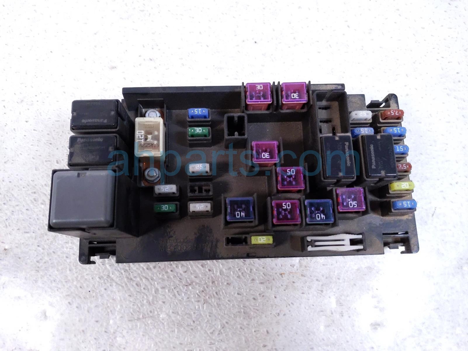 Subaru ENGINE ROOM FUSE BOX - 2.0L Subaru ENGINE ROOM FUSE BOX - 2.0L