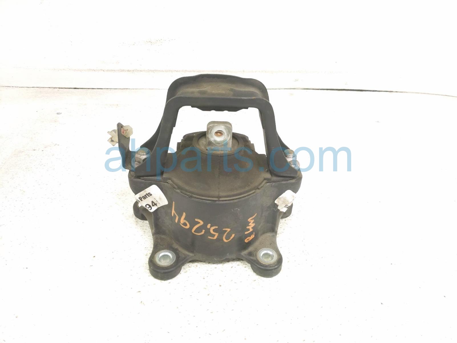 Honda FRONT ENGINE MOUNT - 2.4L Honda FRONT ENGINE MOUNT - 2.4L