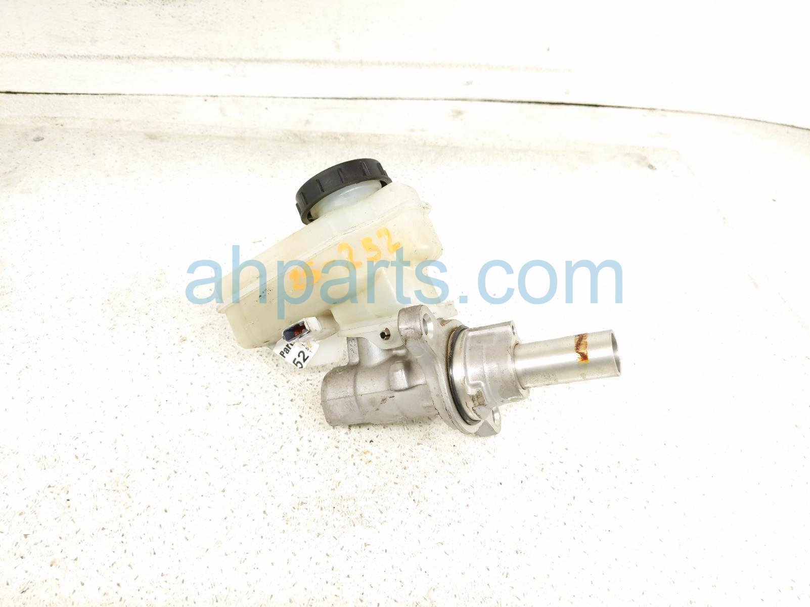 $30 Infiniti BRAKE MASTER CYLINDER W/RESERVOIR
