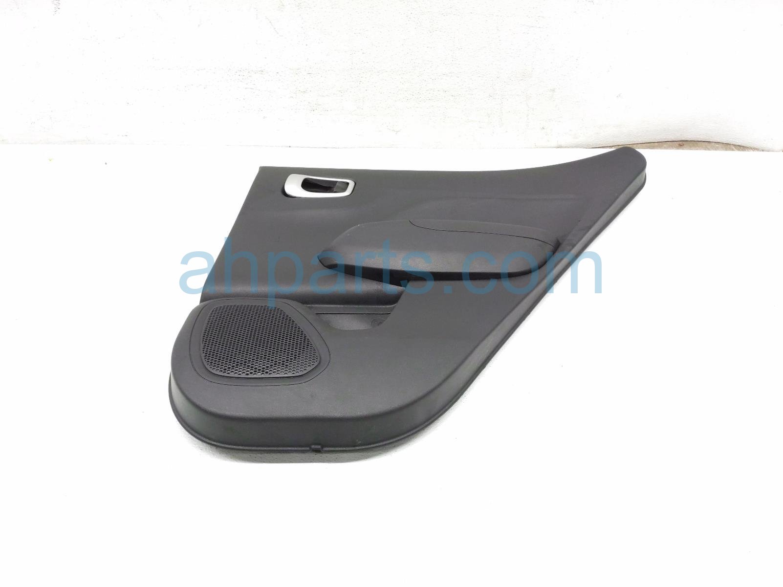 Hyundai RR/RH DOOR PANEL W/SPKR - BLACK Hyundai RR/RH DOOR PANEL W/SPKR - BLACK