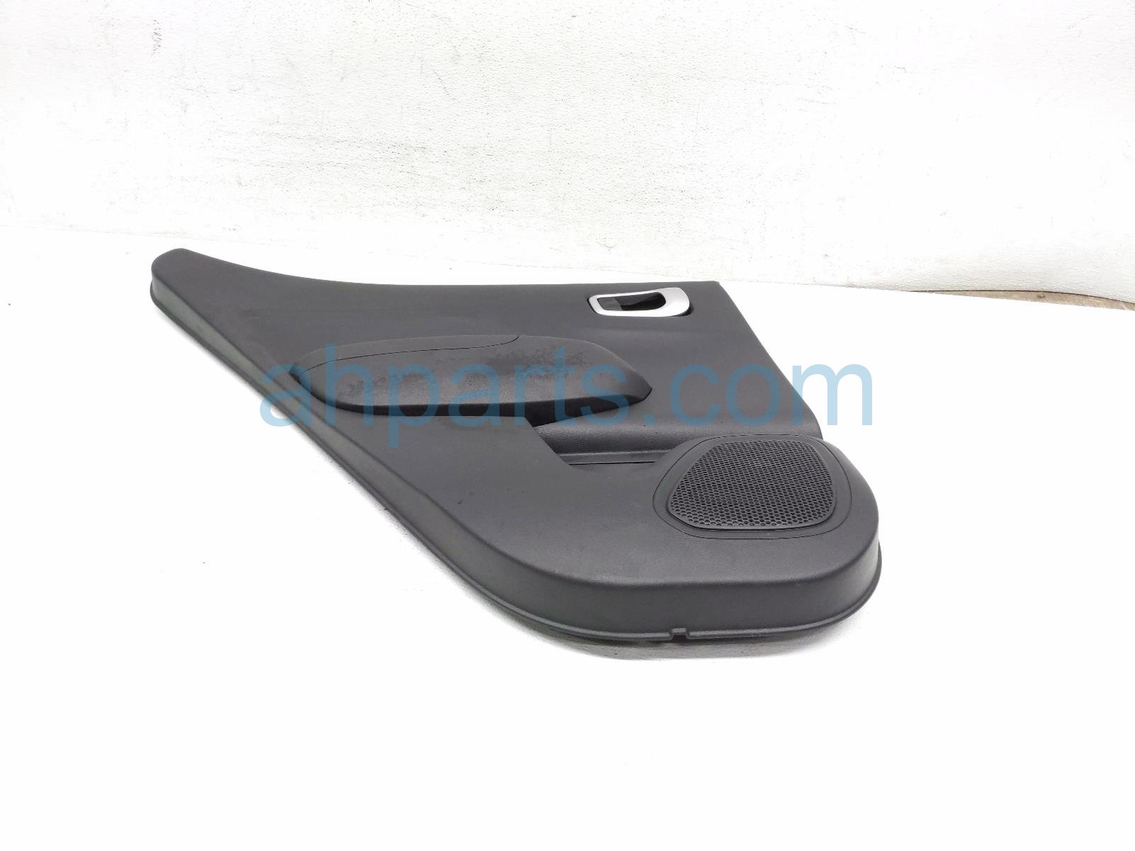 Hyundai RR/LH DOOR PANEL W/SPKR - BLACK Hyundai RR/LH DOOR PANEL W/SPKR - BLACK