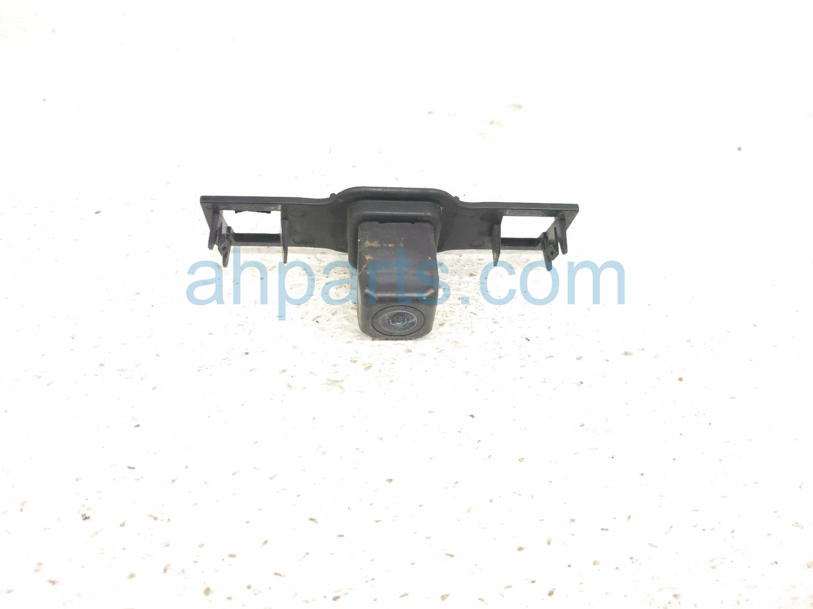REAR VIEW CAMERA - DECKLID MTD