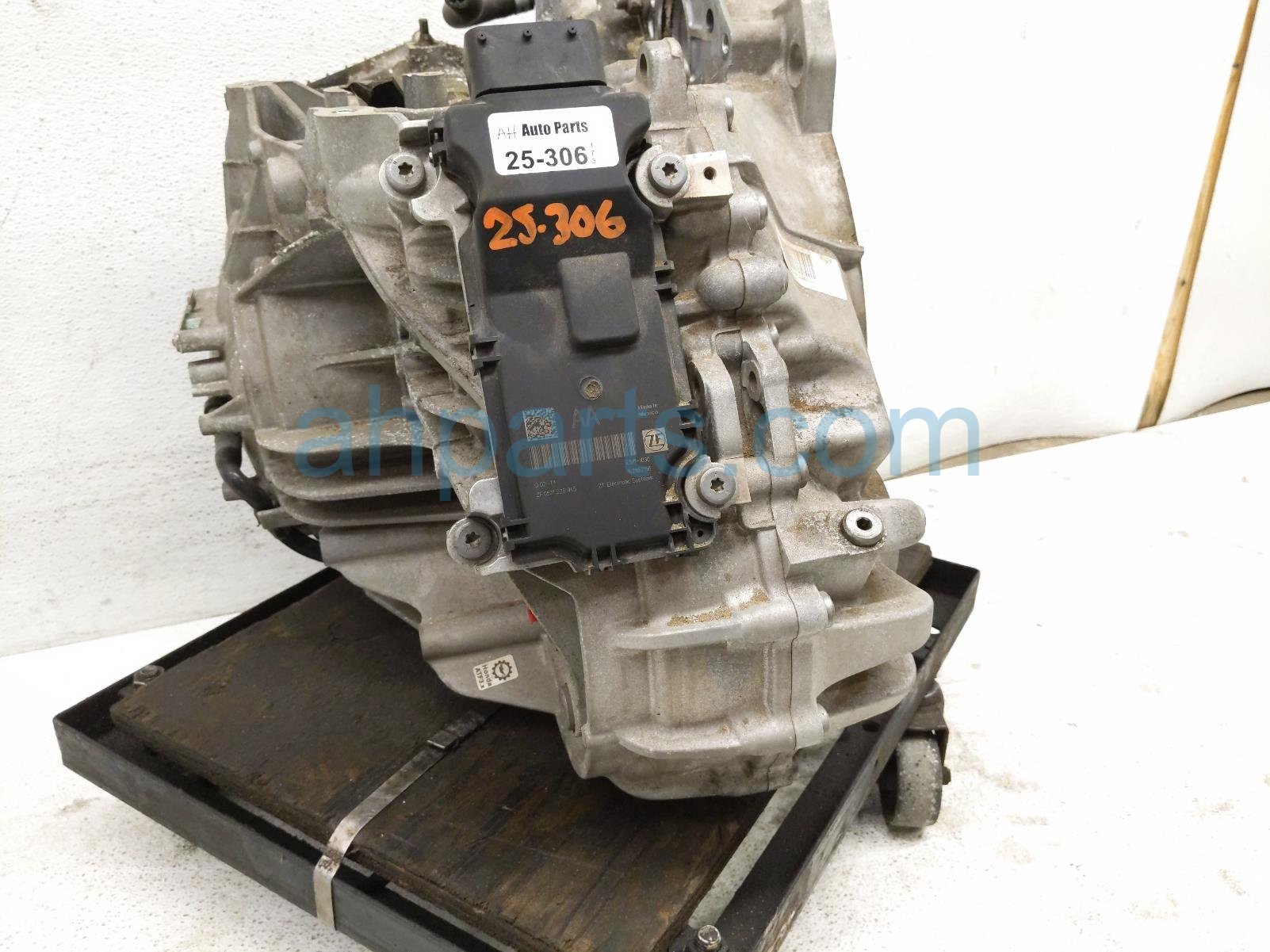 2015 Acura TLX Automatic Transmission = 121k Mi 06200 5J4 A65RM Replacement 2015 Acura TLX Automatic Transmission = 121k Mi 06200 5J4 A65RM Replacement thumbnail