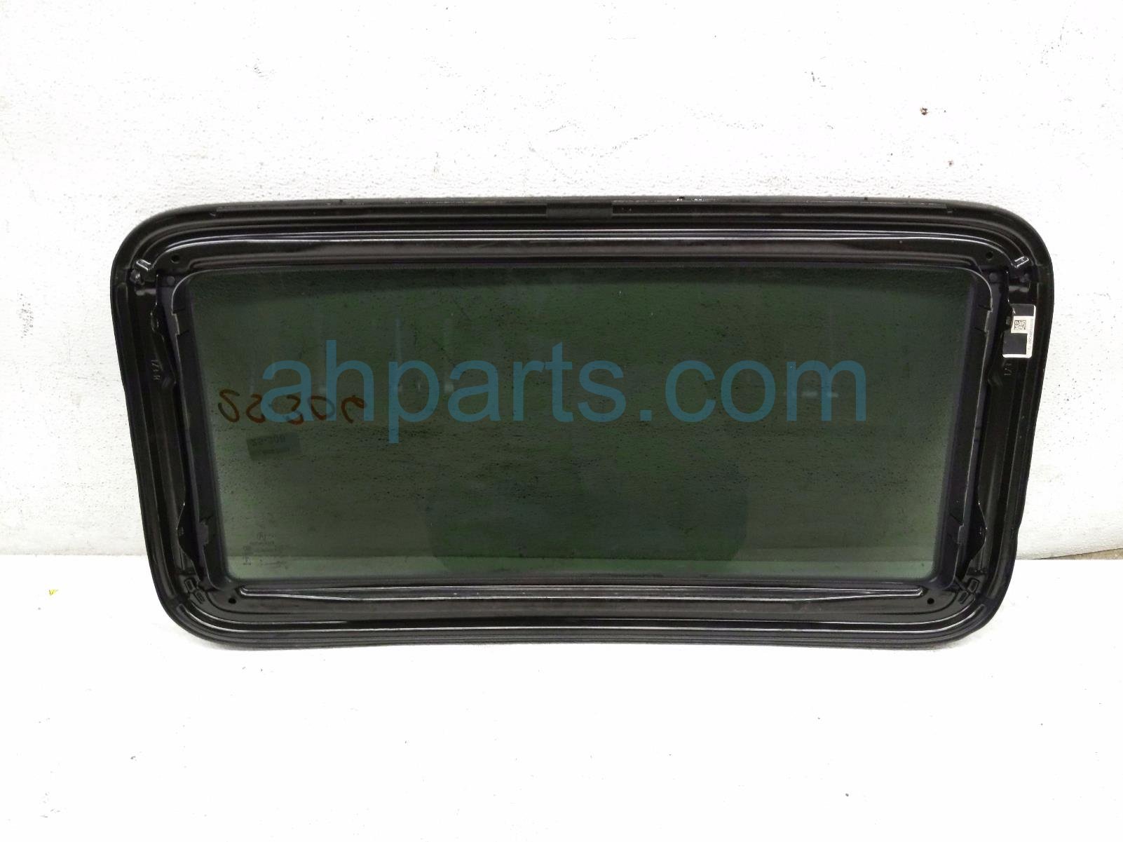 2015 Acura TLX Sunroof / Sun Roof Glass Window 70200 TZ3 A02 Replacement 2015 Acura TLX Sunroof / Sun Roof Glass Window 70200 TZ3 A02 Replacement thumbnail