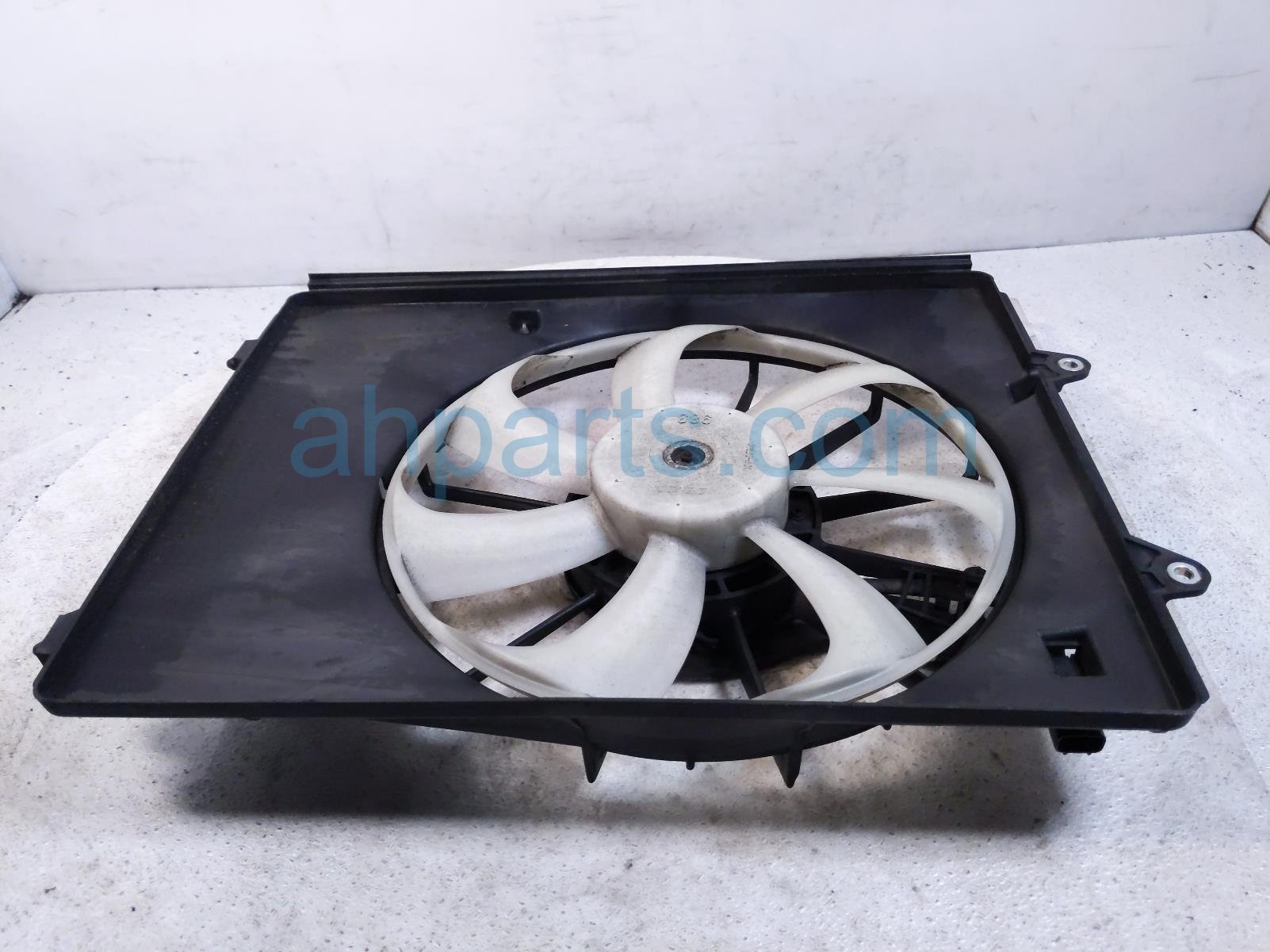 Acura AC CONDENSER FAN ASSEMBLY