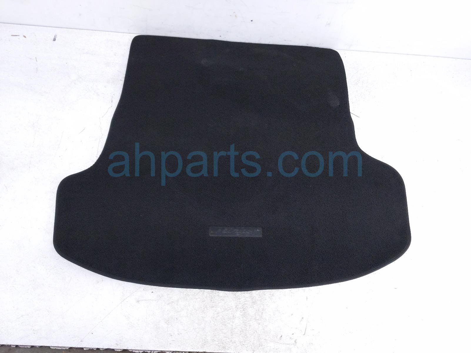 Kia CARGO FLOOR BOARD LID - BLACK Kia CARGO FLOOR BOARD LID - BLACK