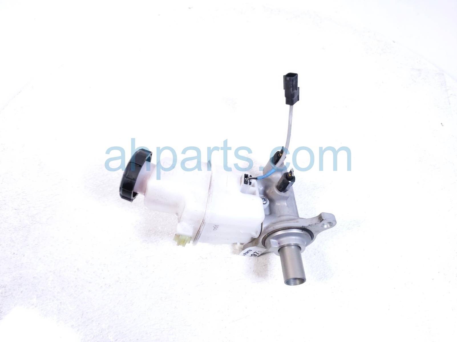 Kia BRAKE MASTER CYLINDER W/RESERVOIR