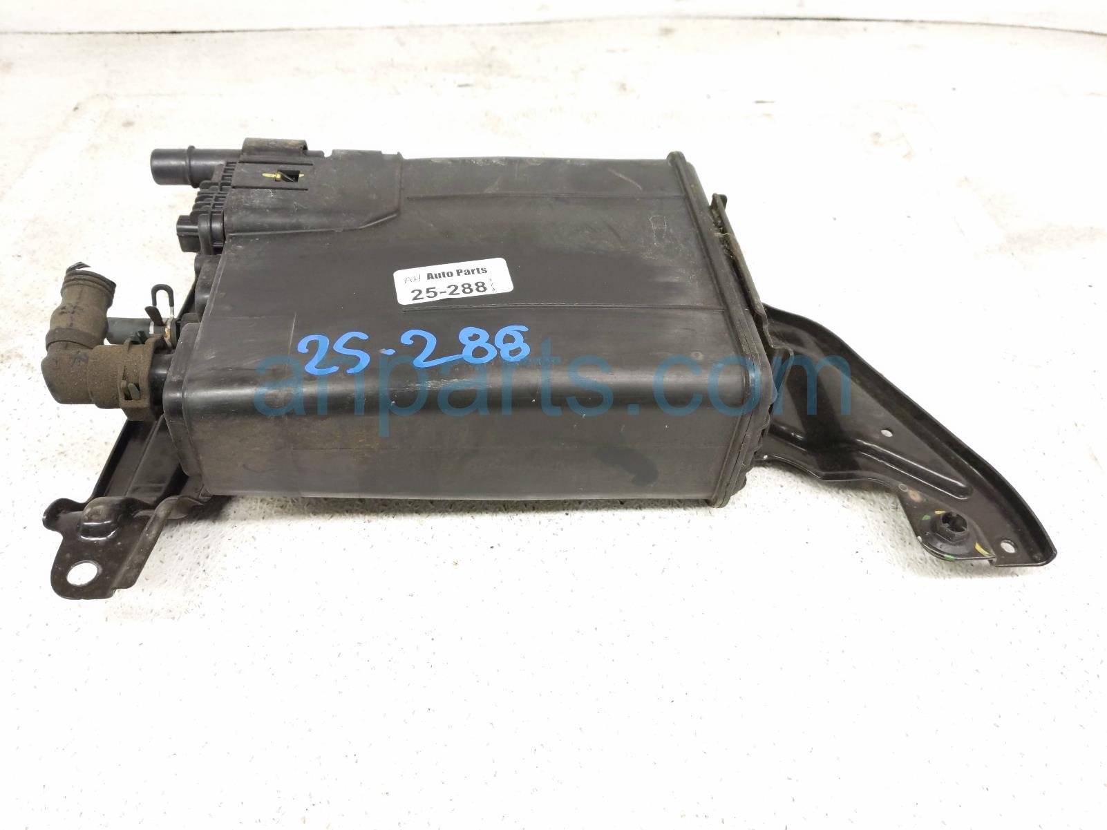 Toyota FUEL VAPOR CHARCOAL CANISTER - 2.5L Toyota FUEL VAPOR CHARCOAL CANISTER - 2.5L