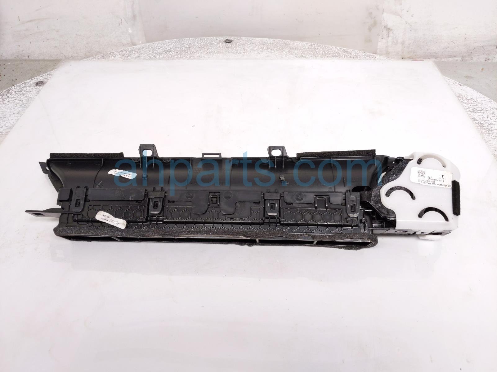 Tesla RH DASH AIR VENT DUCT ASSY - BLK