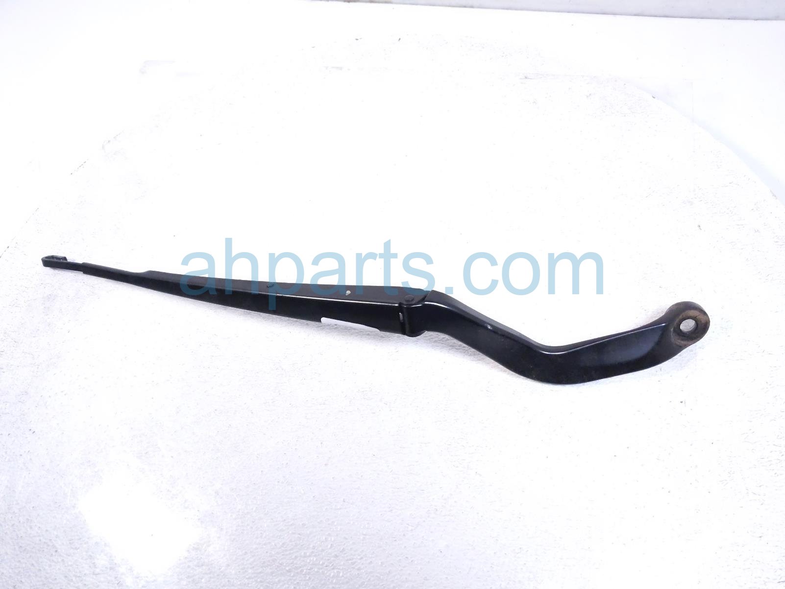 $22 Honda LH WINDSHIELD WIPER ARM
