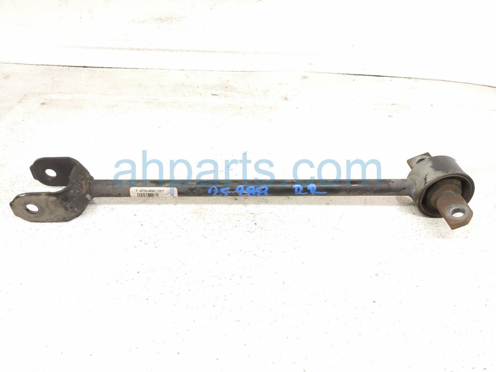 Toyota RR/RH TRAILING CONTROL ARM