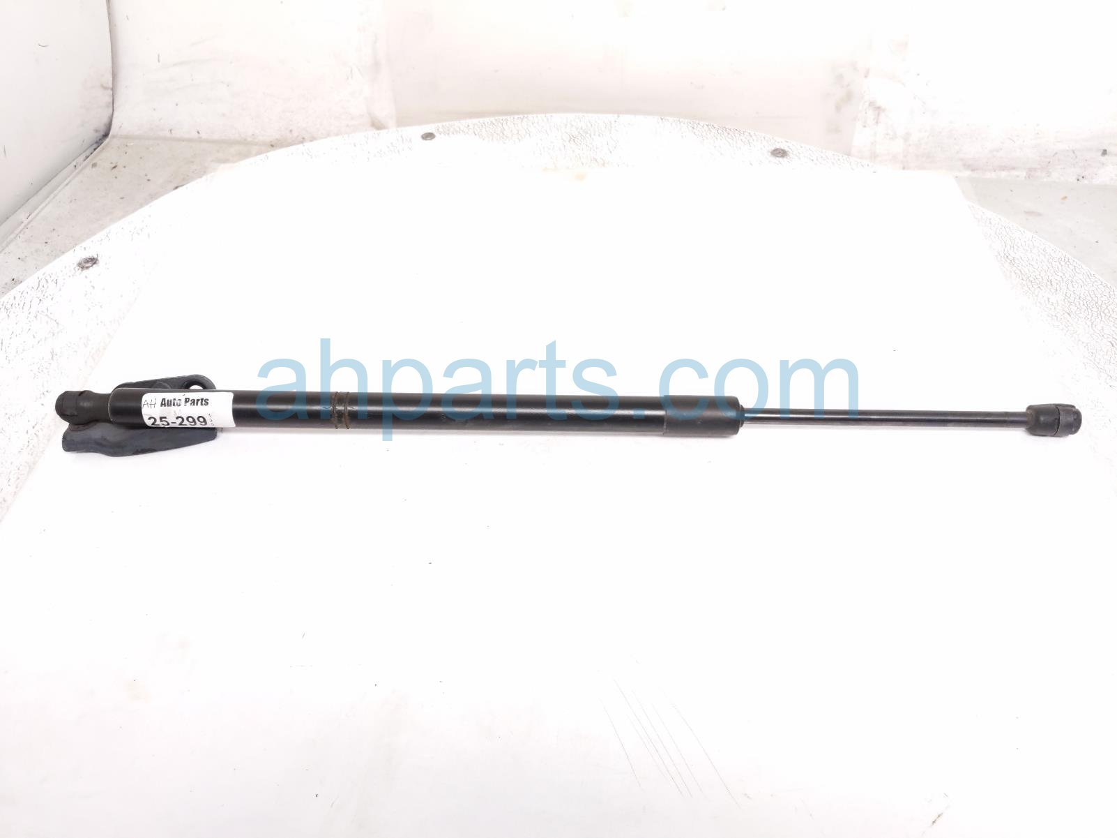 Toyota RR/LH TAILGATE SHOCK / LIFT CYLINDER