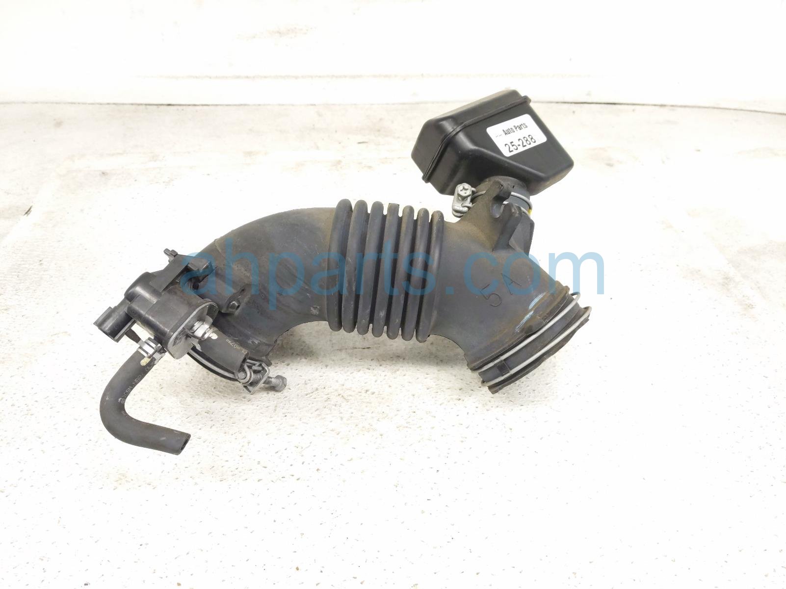 Toyota AIR CLEANER INTAKE TUBE W/RESONATOR Toyota AIR CLEANER INTAKE TUBE W/RESONATOR