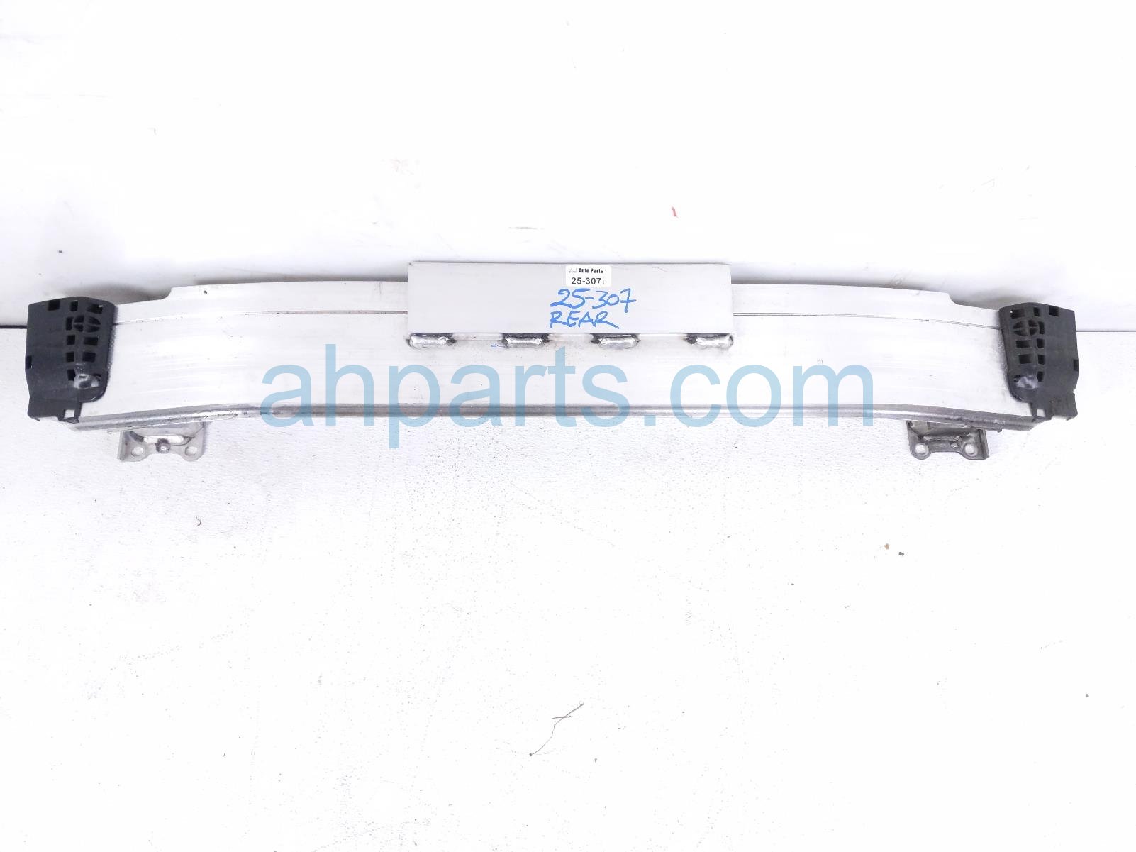Honda REAR BUMPER REINFORCEMENT BAR