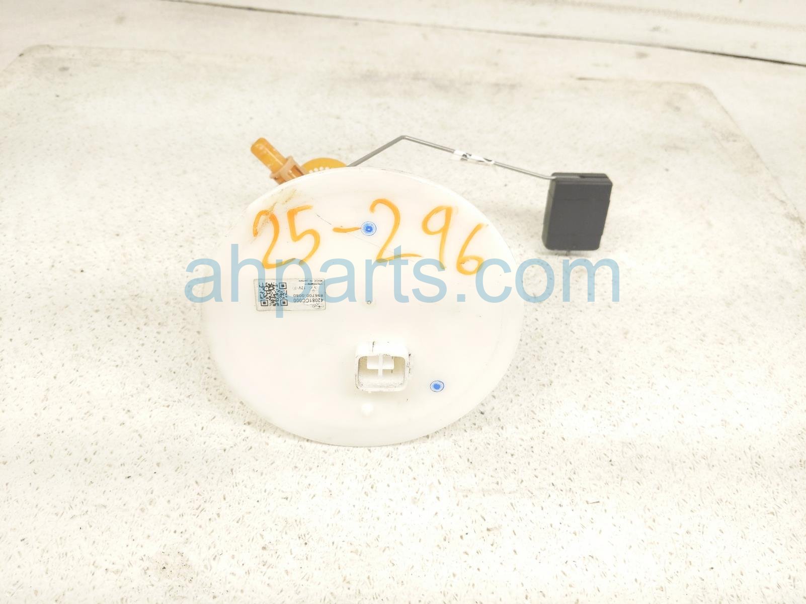 Toyota GAS / FUEL SENDING UNIT - 53K MILES