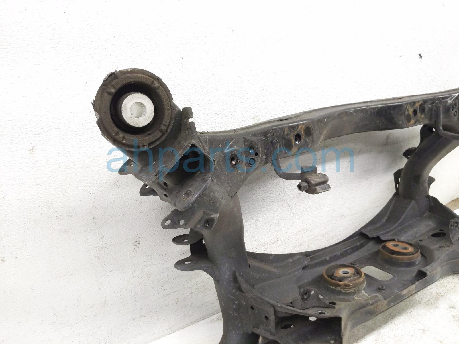 2016 Lexus Rc200t Crossmember Rear Sub Frame / Cradle 51206 30142 Replacement 2016 Lexus Rc200t Crossmember Rear Sub Frame / Cradle 51206 30142 Replacement thumbnail