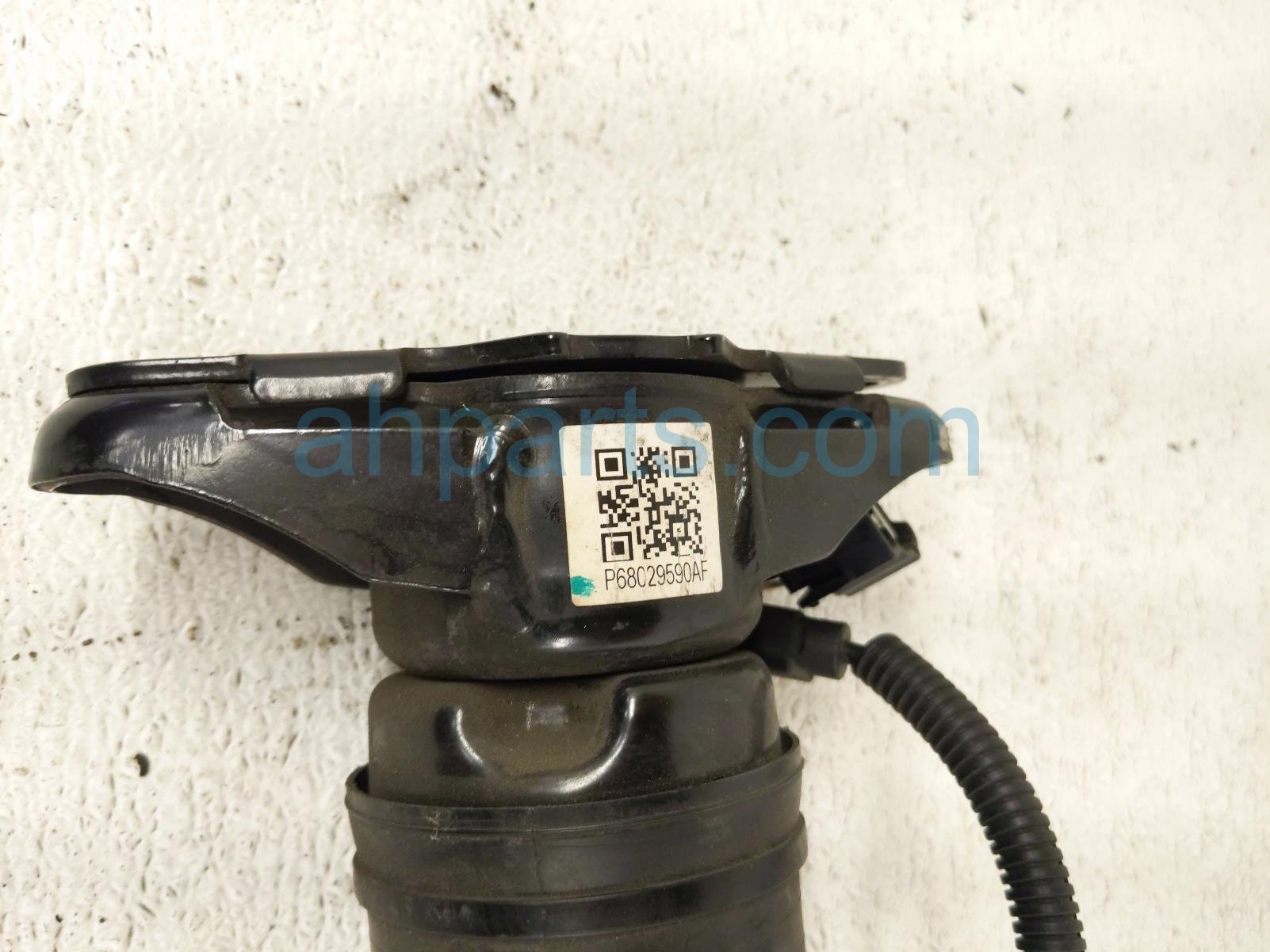 2018 Jeep Grand Cherokee Strut / Spring / Rear Driver Shock Absorber 68382345AC Replacement 2018 Jeep Grand Cherokee Strut / Spring / Rear Driver Shock Absorber 68382345AC Replacement thumbnail